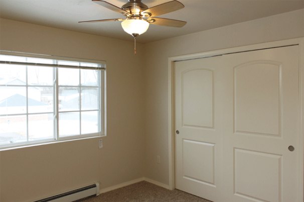 Queen 2nd Bedroom Closet